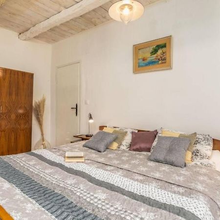 Casa Di Pietra Matelici Villa Divšići Eksteriør bilde