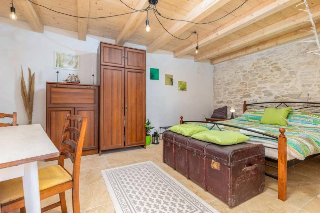 Casa Di Pietra Matelici Villa Divšići Eksteriør bilde