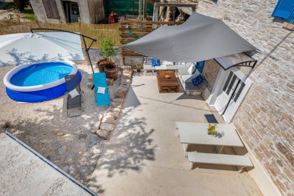 Casa Di Pietra Matelici Villa Divšići Eksteriør bilde