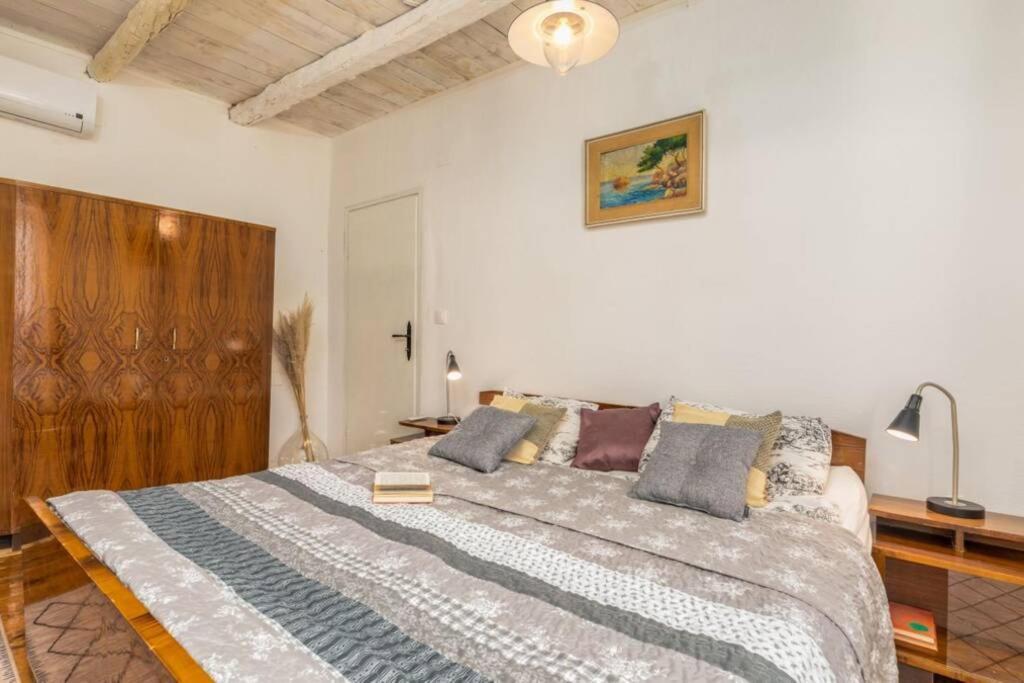 Casa Di Pietra Matelici Villa Divšići Eksteriør bilde