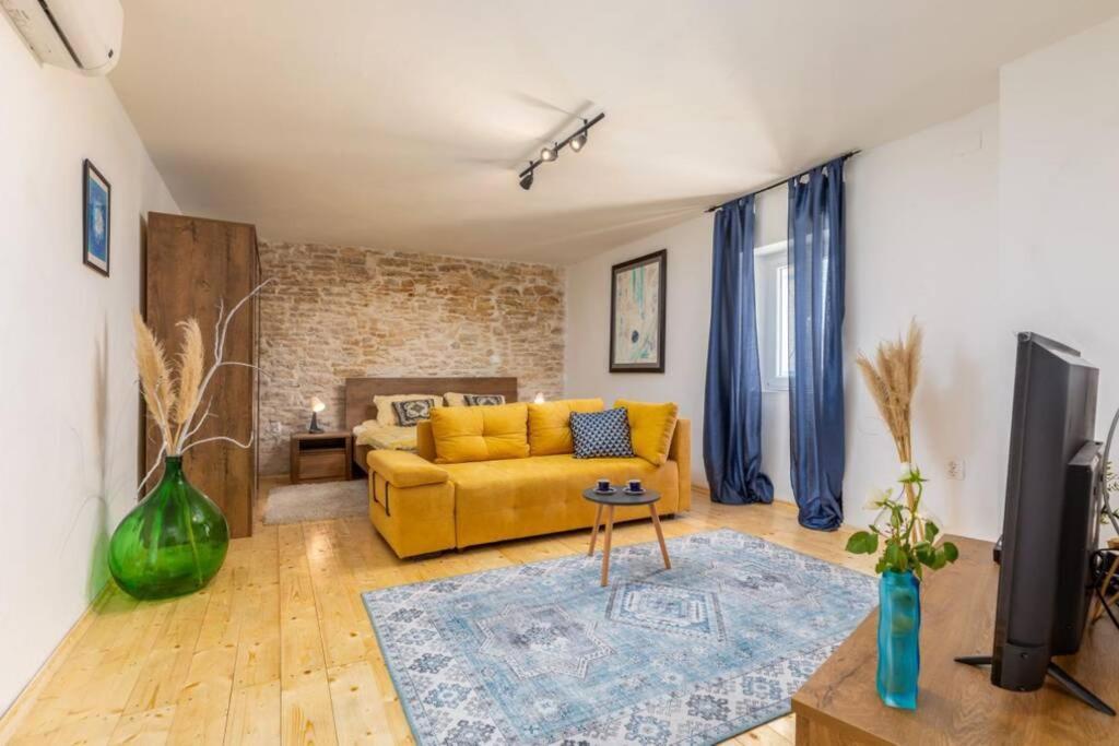 Casa Di Pietra Matelici Villa Divšići Eksteriør bilde