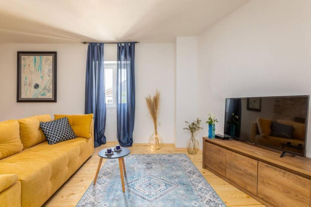 Casa Di Pietra Matelici Villa Divšići Eksteriør bilde
