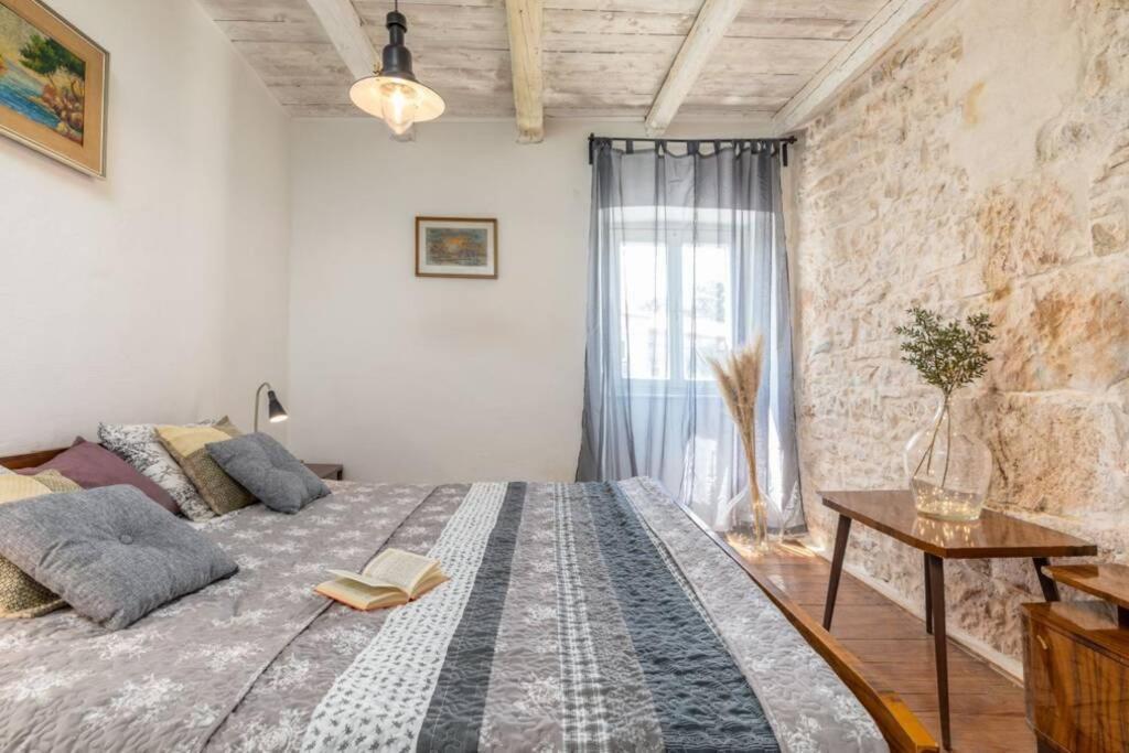 Casa Di Pietra Matelici Villa Divšići Eksteriør bilde